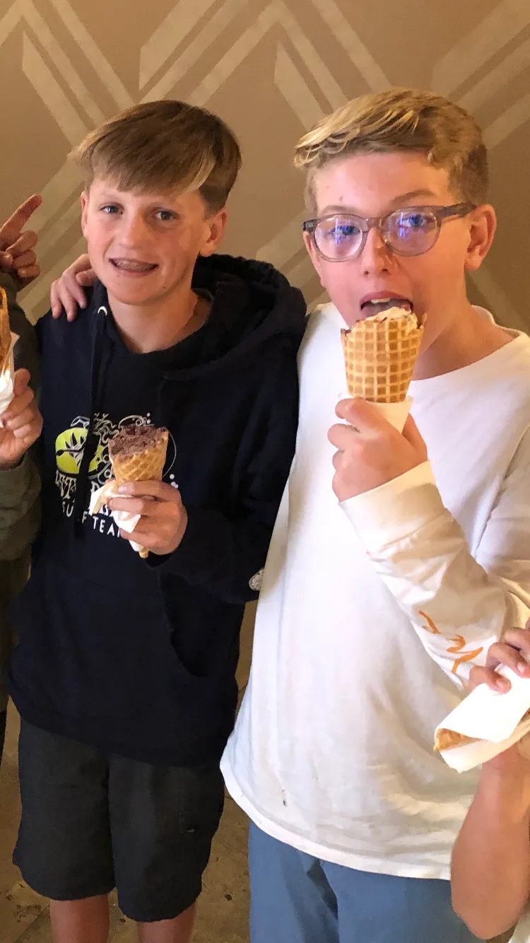 Finn Sanders - Action